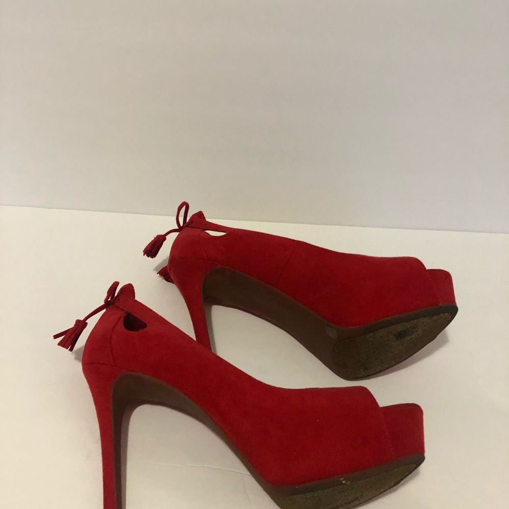 Shoes - Picture 3 of 4